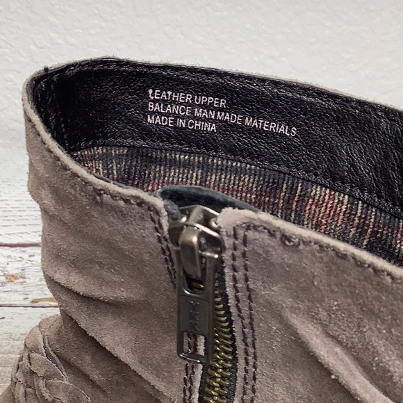 BORN Women’s Light Brown Suede Oueva Booties Size 8.5 - Picture 6 of 8